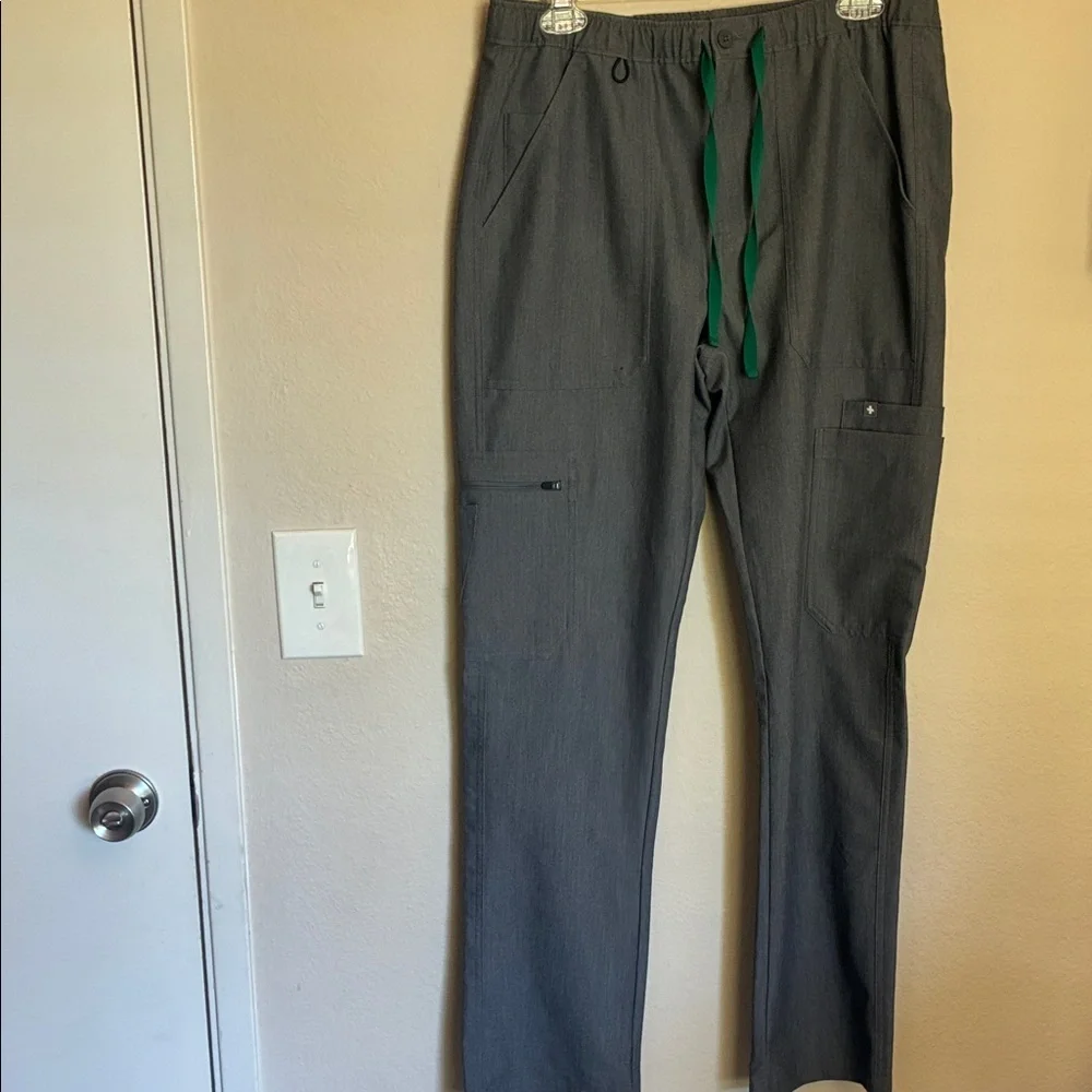 Men's FIGS Cairo Cargo Straight Leg Scrub Pants - Graphite Gray - Size S